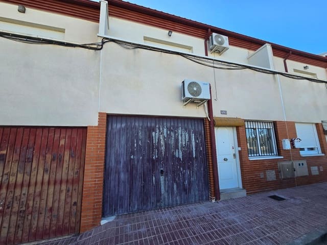 4 bedroom Townhouse for sale in Salinas with garage - € 119,000 (Ref: 9739274)