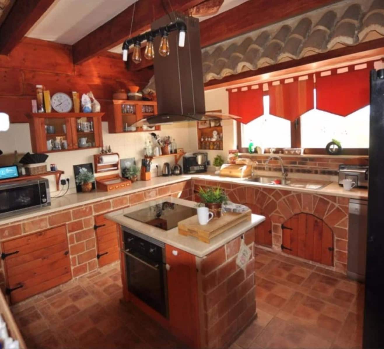 5 soveværelse Villa til salg i Pinoso med swimmingpool - € 499.995 (Ref: 9753632)