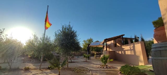 5 soveværelse Villa til salg i Pinoso med swimmingpool - € 499.995 (Ref: 9753632)