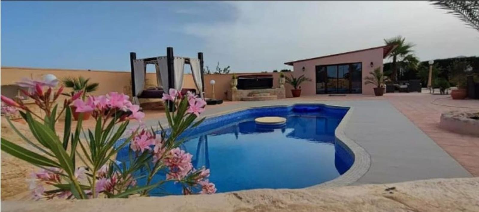 5 soveværelse Villa til salg i Pinoso med swimmingpool - € 499.995 (Ref: 9753632)