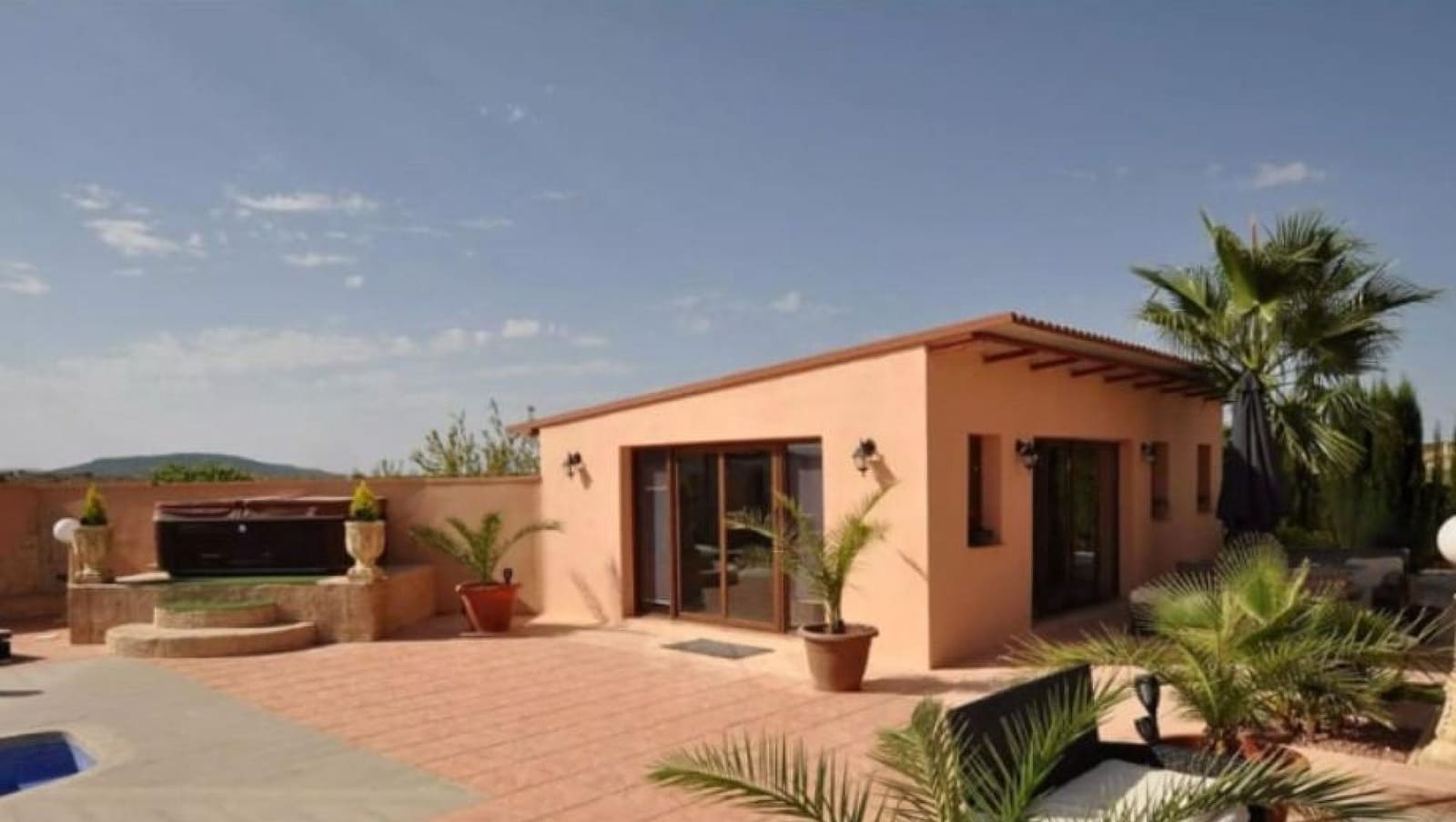 5 soveværelse Villa til salg i Pinoso med swimmingpool - € 499.995 (Ref: 9753632)