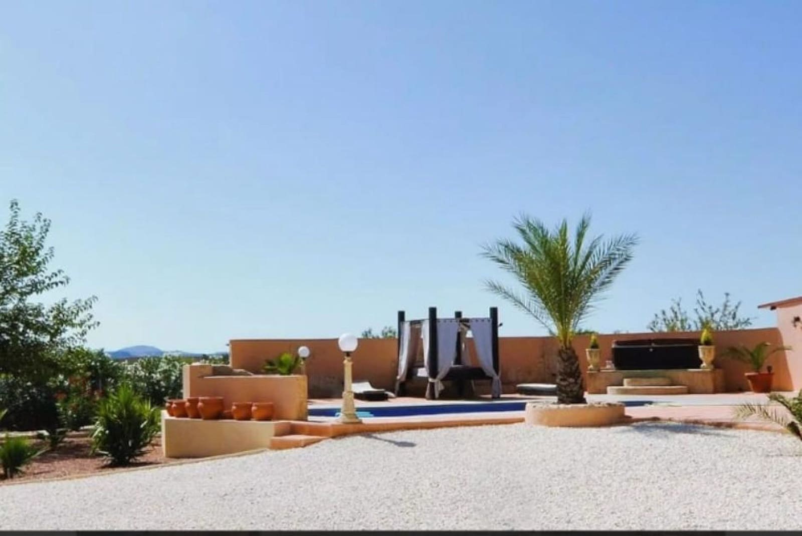 5 soveværelse Villa til salg i Pinoso med swimmingpool - € 499.995 (Ref: 9753632)