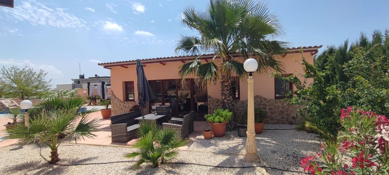 5 soveværelse Villa til salg i Pinoso med swimmingpool - € 499.995 (Ref: 9753632)