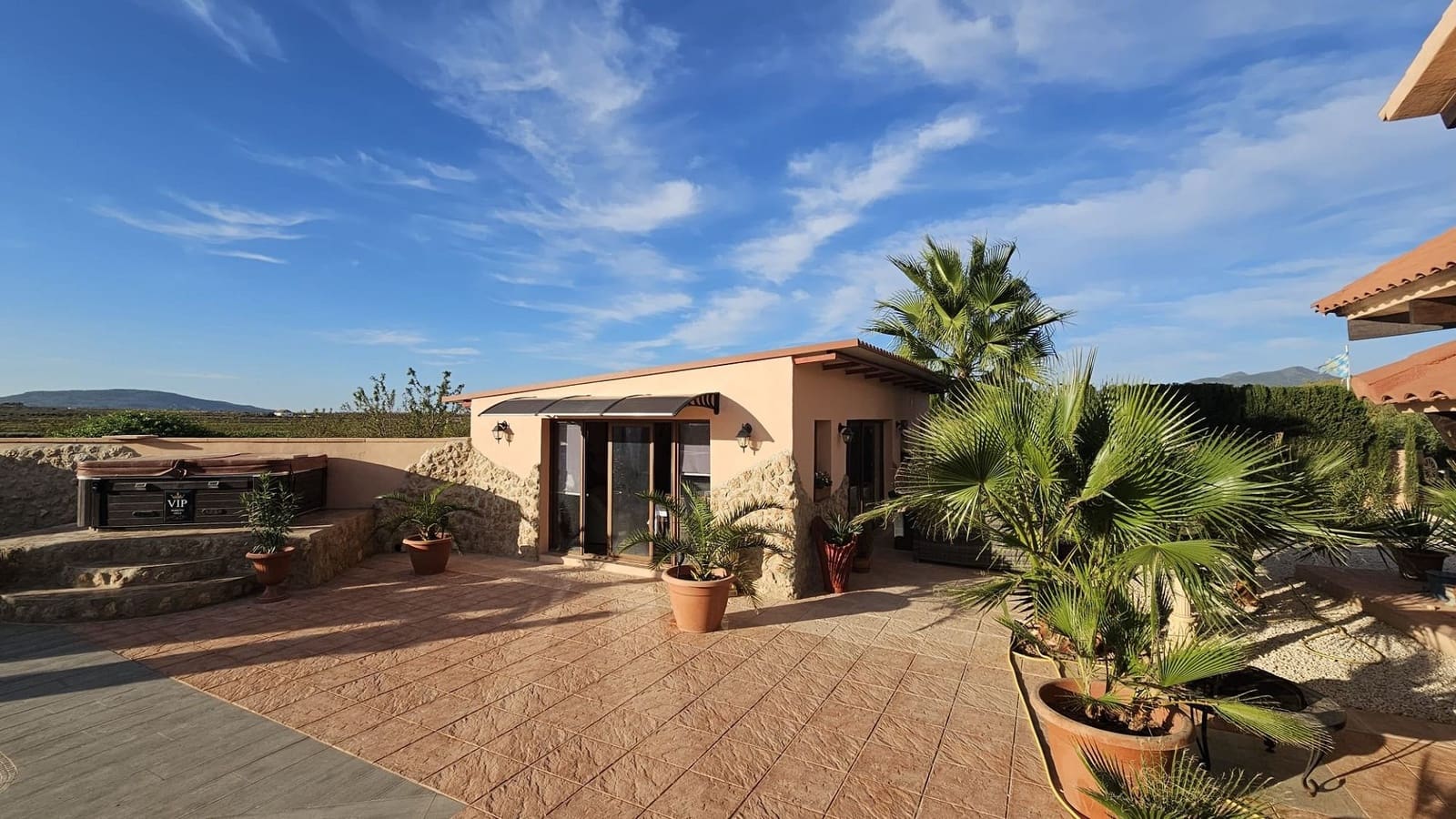 5 soveværelse Villa til salg i Pinoso med swimmingpool - € 499.995 (Ref: 9753632)