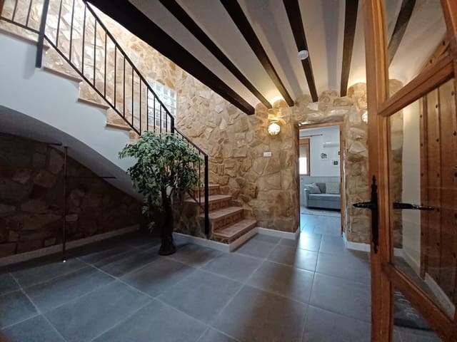 6 Zimmer Finca/Landgut zu verkaufen in Pinoso mit Pool Garage - 597.000 € (Ref: 9753633)