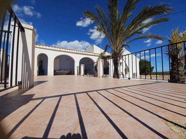 6 soverom Finca/Herregård til salgs i Pinoso med svømmebasseng garasje - € 597 000 (Ref: 9753633)