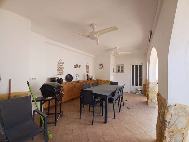 6 Zimmer Finca/Landgut zu verkaufen in Pinoso mit Pool Garage - 597.000 € (Ref: 9753633)