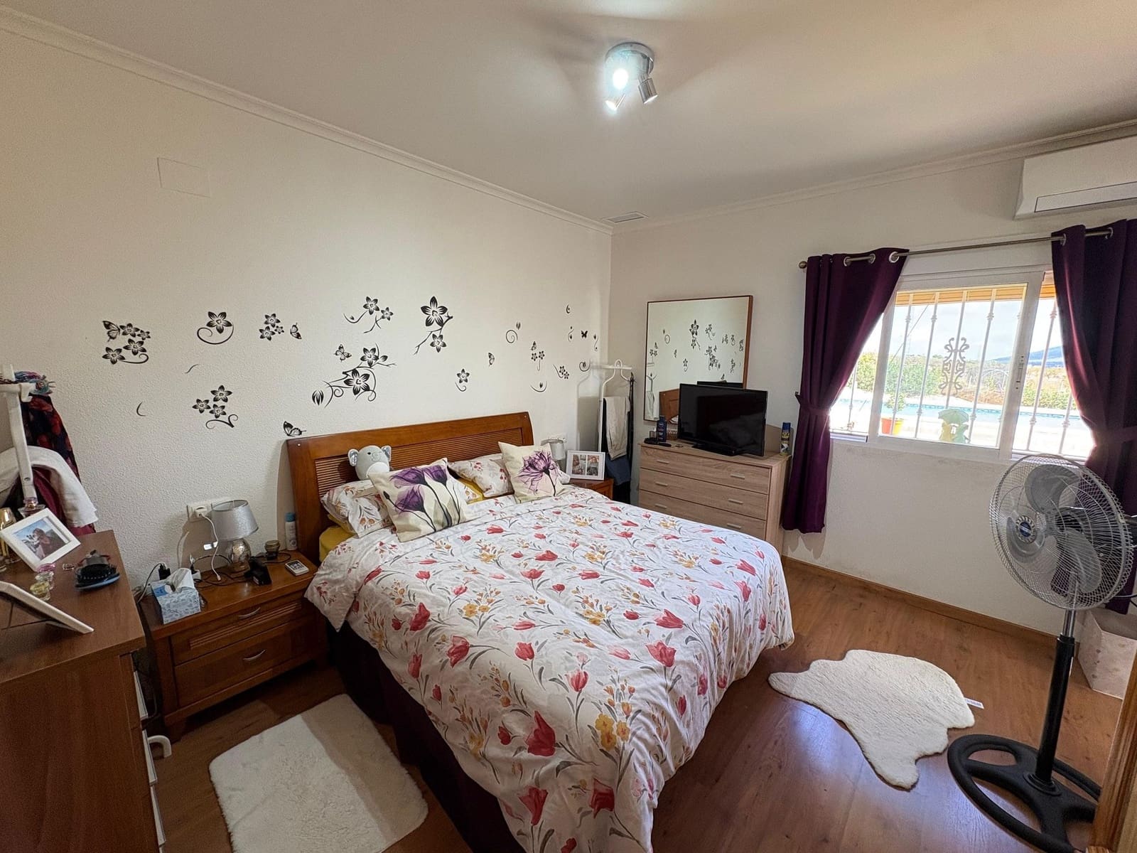 Chalet de 3 habitaciones en Pinoso en venta con piscina garaje - 299.995 € (Ref: 9761684)