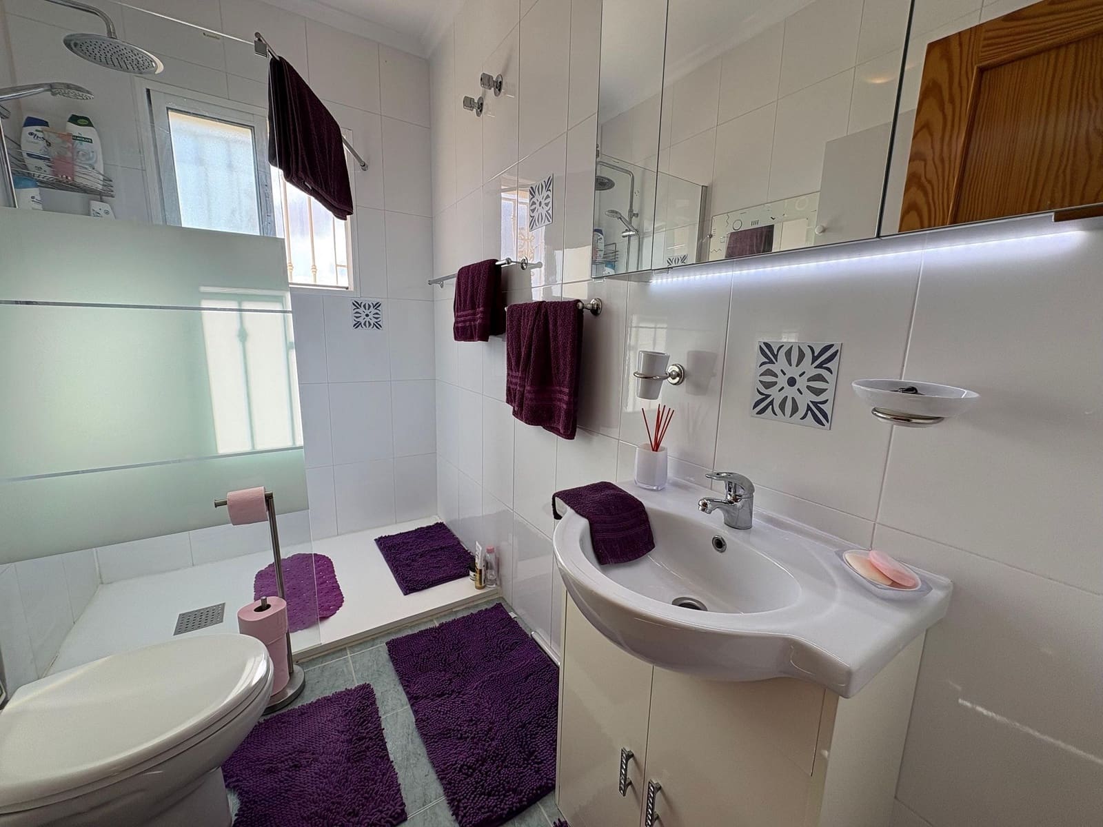 Chalet de 3 habitaciones en Pinoso en venta con piscina garaje - 299.995 € (Ref: 9761684)