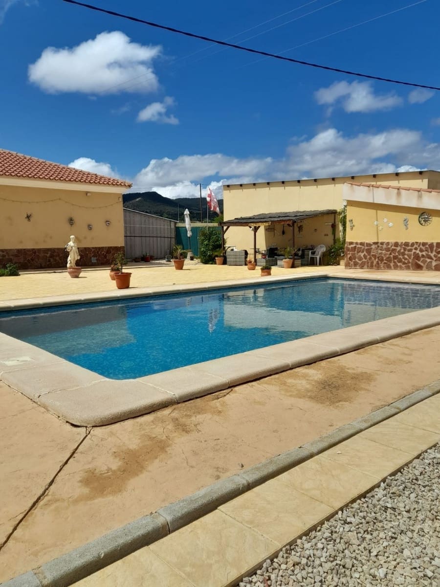 3 bedroom Villa for sale in Pinoso with pool garage - € 299,995 (Ref: 9761684)