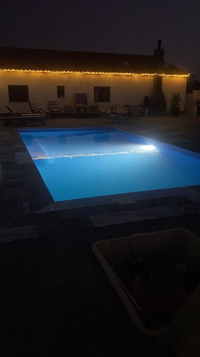 Chalet de 3 habitaciones en Caudete en venta con piscina - 229.995 € (Ref: 9777658)