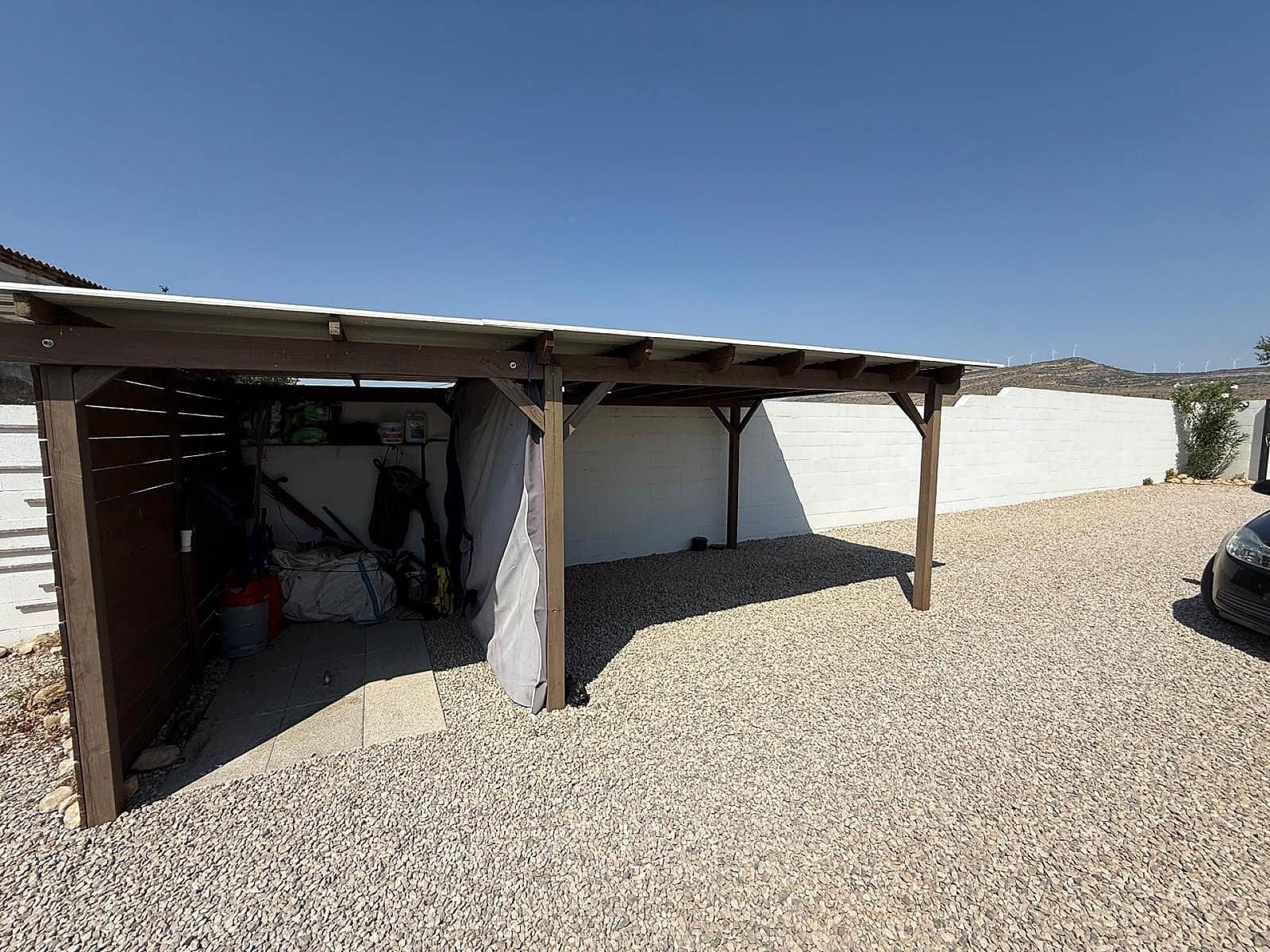 Chalet de 3 habitaciones en Caudete en venta con piscina - 229.995 € (Ref: 9777658)