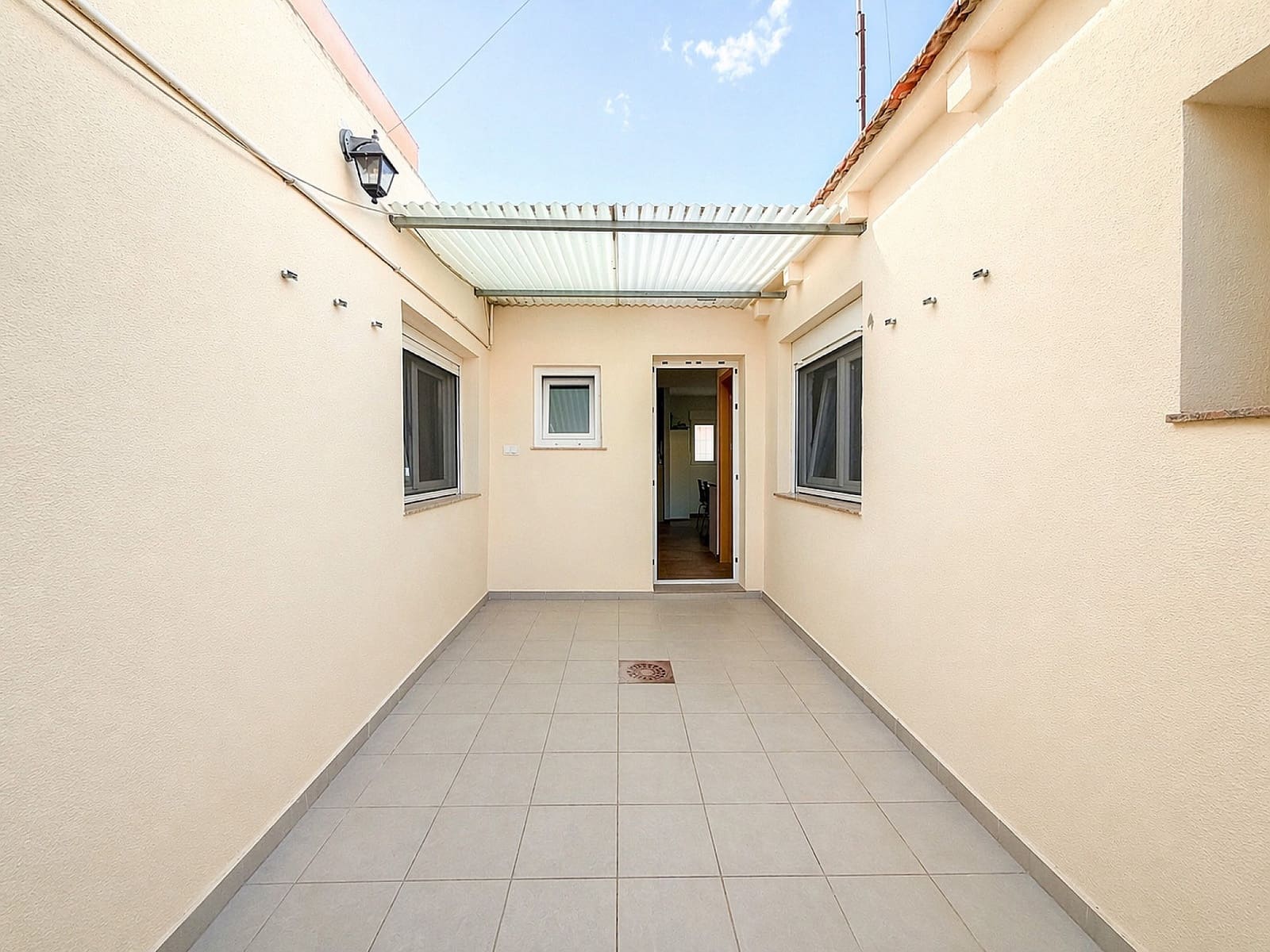 2 bedroom Townhouse for sale in Elda - € 126,500 (Ref: 9777659)