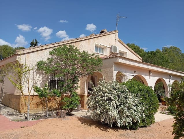 3 bedroom Villa for sale in Yecla with pool garage - € 299,995 (Ref: 9780125)