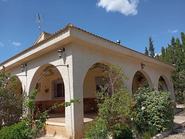 3 bedroom Villa for sale in Yecla with pool garage - € 299,995 (Ref: 9780125)