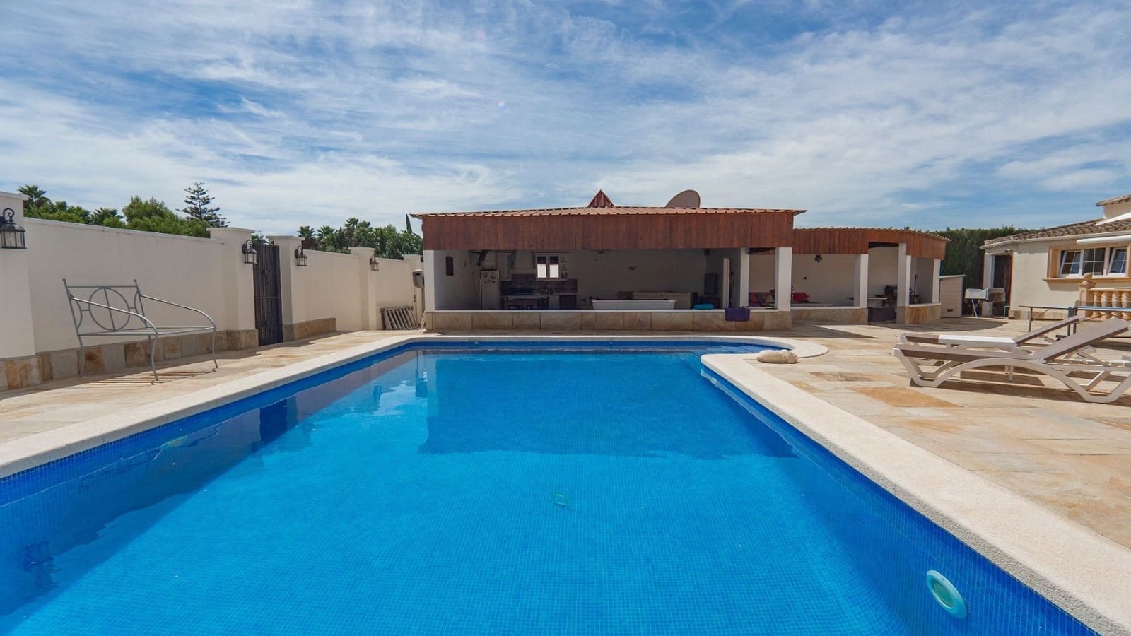 6 slaapkamer Villa te koop in Heredades met zwembad - € 595.000 (Ref: 9790254)