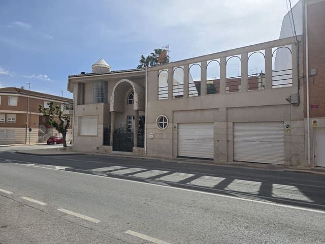 6 soverom Villa til salgs i Sax med svømmebasseng garasje - € 599 995 (Ref: 9795337)