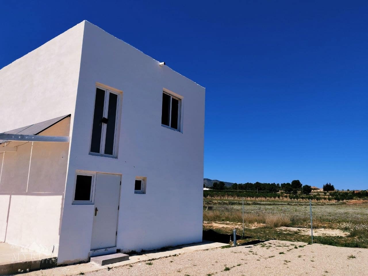 4 bedroom Villa for sale in Pinoso with pool - € 210,000 (Ref: 9796277)