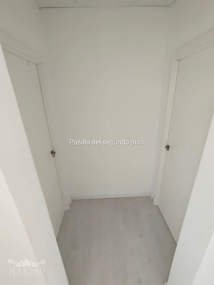 4 bedroom Villa for sale in Pinoso with pool - € 210,000 (Ref: 9796277)