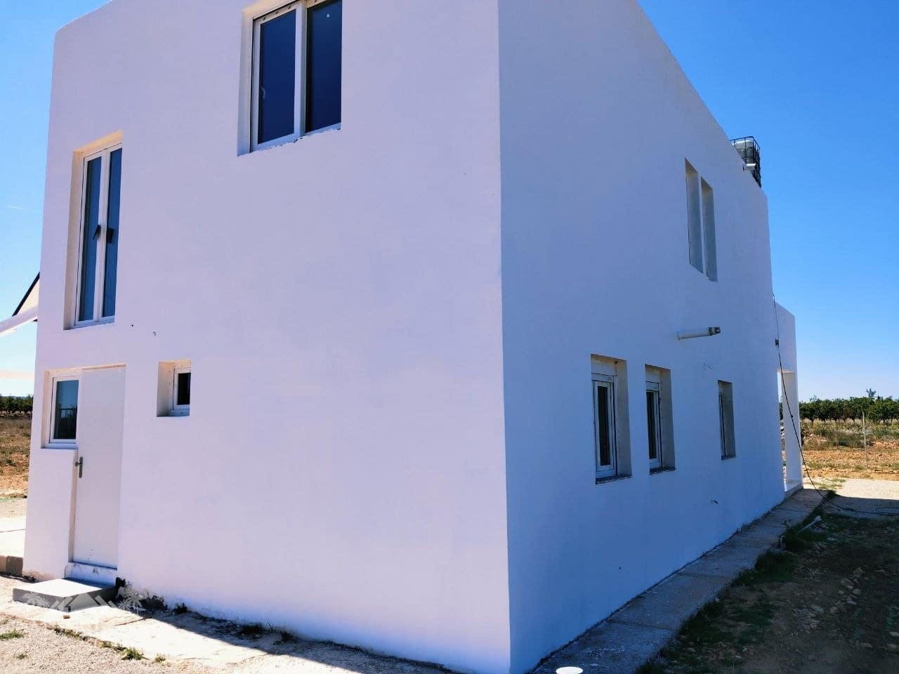 4 bedroom Villa for sale in Pinoso with pool - € 210,000 (Ref: 9796277)