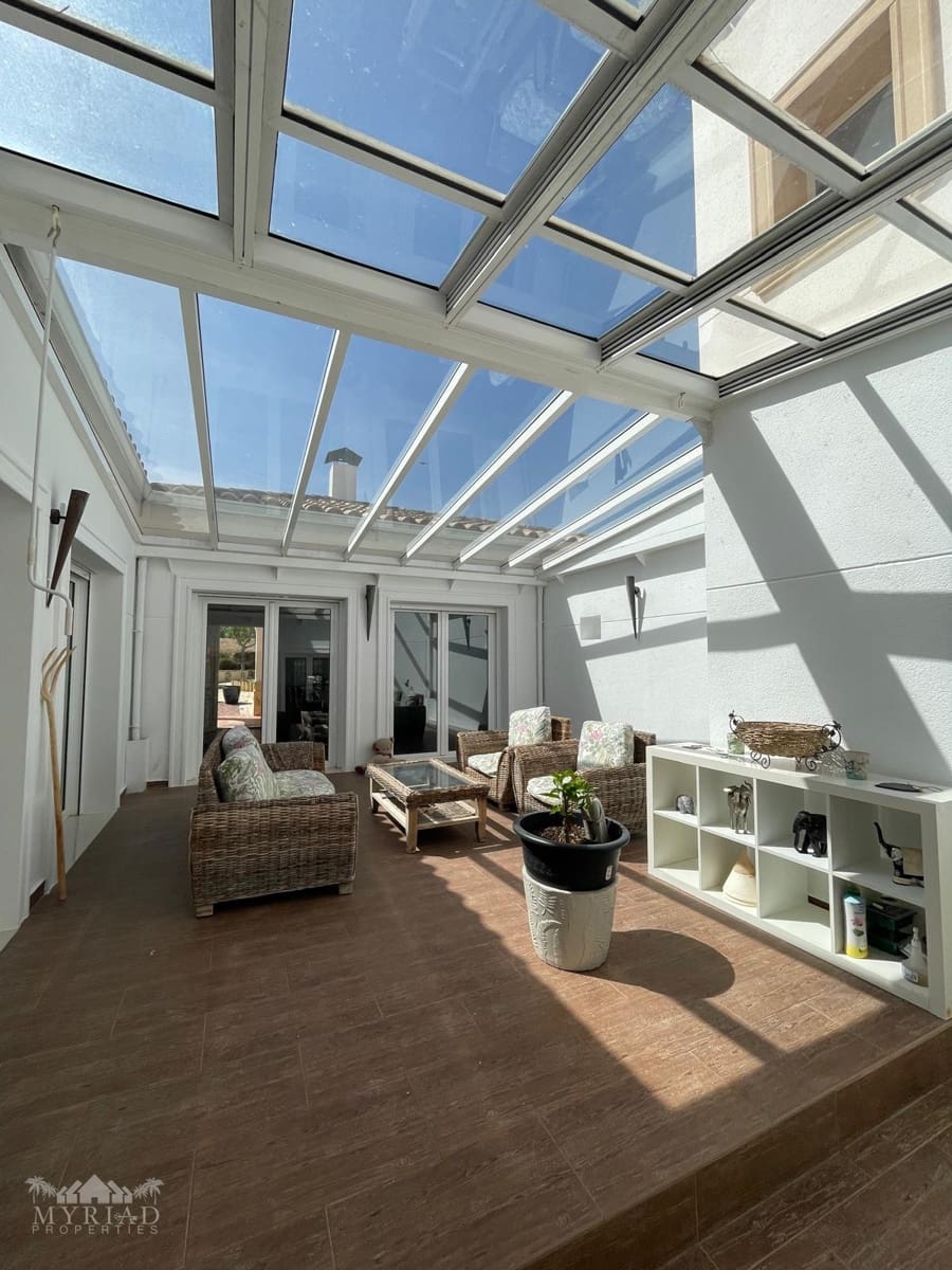 6 bedroom Villa for sale in Encebras with pool - € 649,995 (Ref: 9800351)