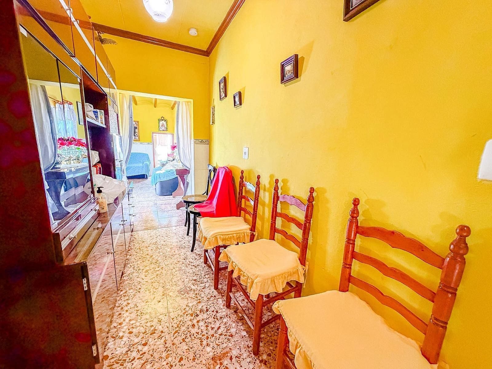 6 soveværelse Finca/Landehus til salg i Pinoso med swimmingpool garage - € 367.000 (Ref: 9803921)