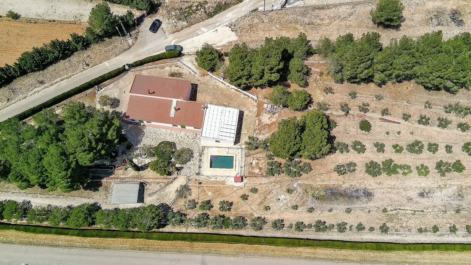 6 soveværelse Finca/Landehus til salg i Pinoso med swimmingpool garage - € 367.000 (Ref: 9803921)