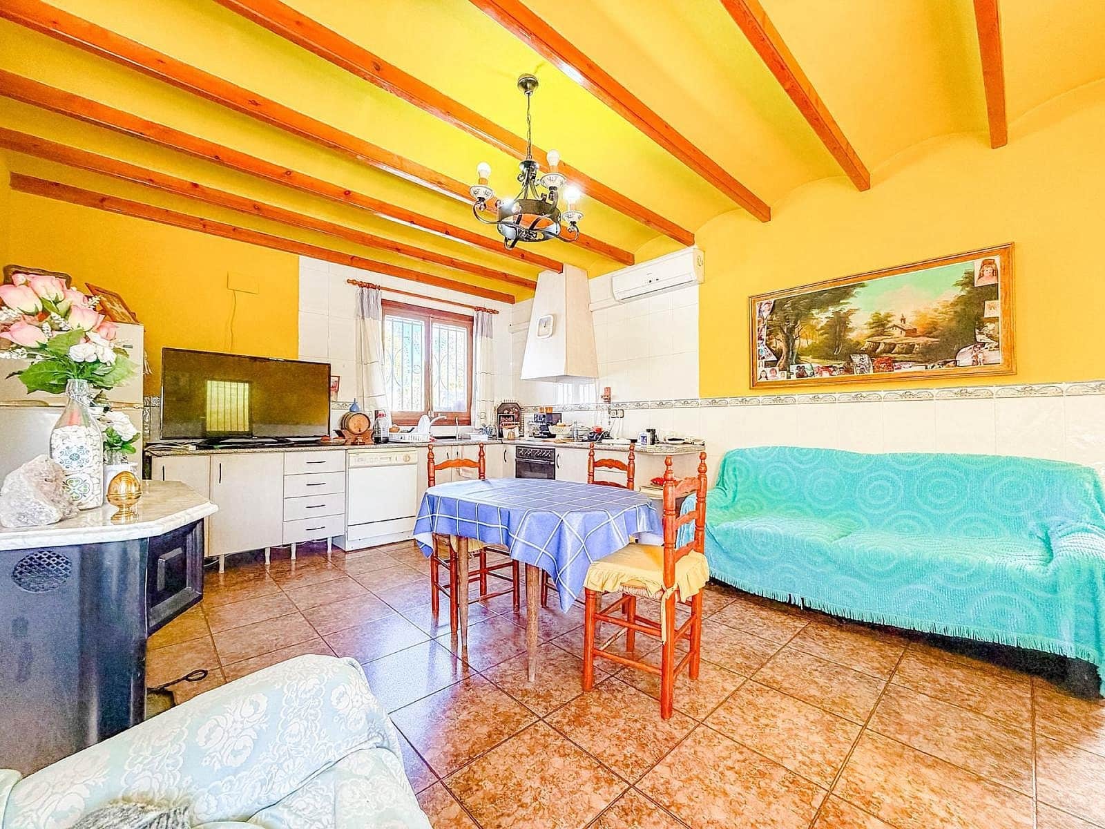 6 soveværelse Finca/Landehus til salg i Pinoso med swimmingpool garage - € 367.000 (Ref: 9803921)