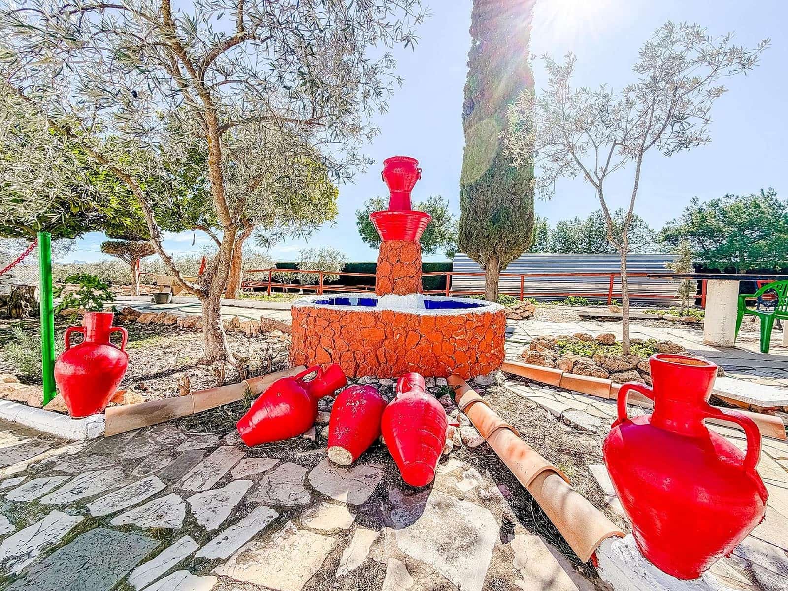 6 soveværelse Finca/Landehus til salg i Pinoso med swimmingpool garage - € 367.000 (Ref: 9803921)