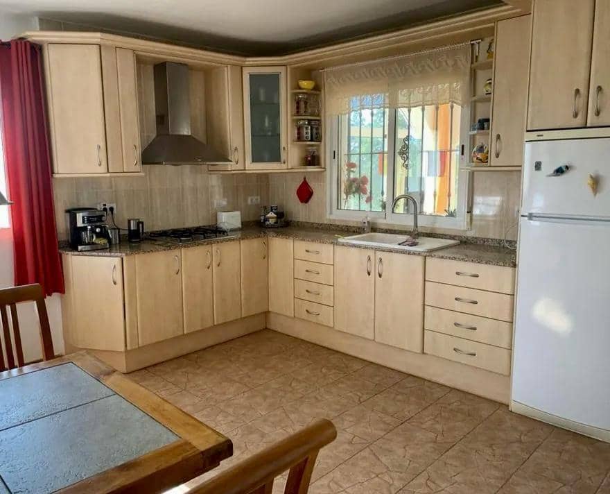 4 soveværelse Villa til salg i Fortuna med swimmingpool - € 249.000 (Ref: 9811224)