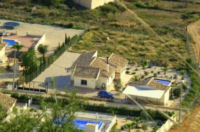 4 soveværelse Villa til salg i Fortuna med swimmingpool - € 249.000 (Ref: 9811224)