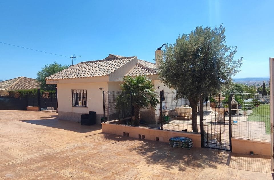 4 soveværelse Villa til salg i Fortuna med swimmingpool - € 249.000 (Ref: 9811224)