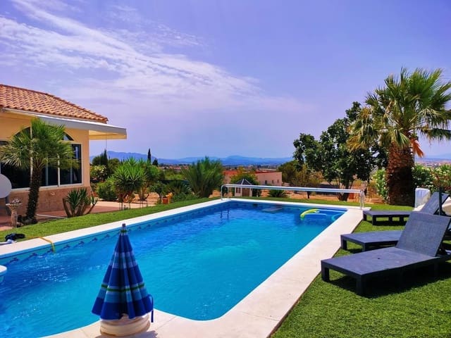 4 soveværelse Villa til salg i Fortuna med swimmingpool - € 249.000 (Ref: 9811224)
