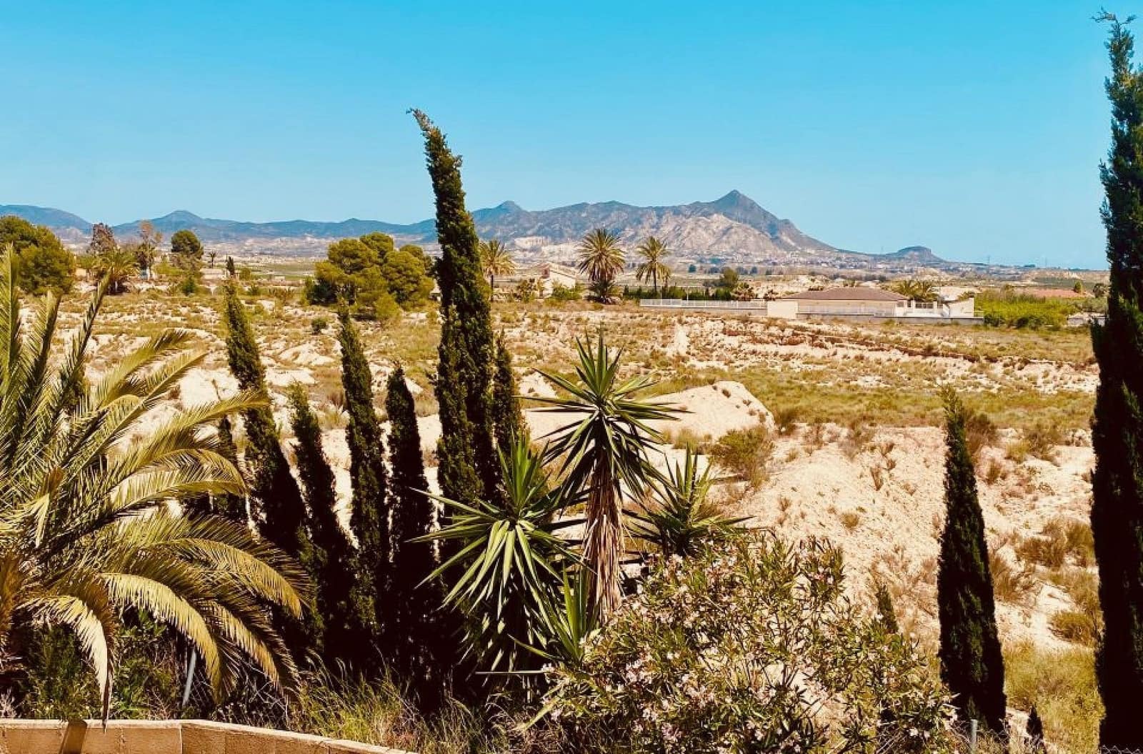 2 bedroom Villa for sale in Fortuna with garage - € 159,950 (Ref: 9817002)