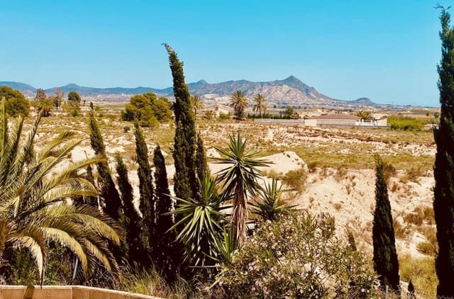 2 bedroom Villa for sale in Fortuna with garage - € 159,950 (Ref: 9817002)