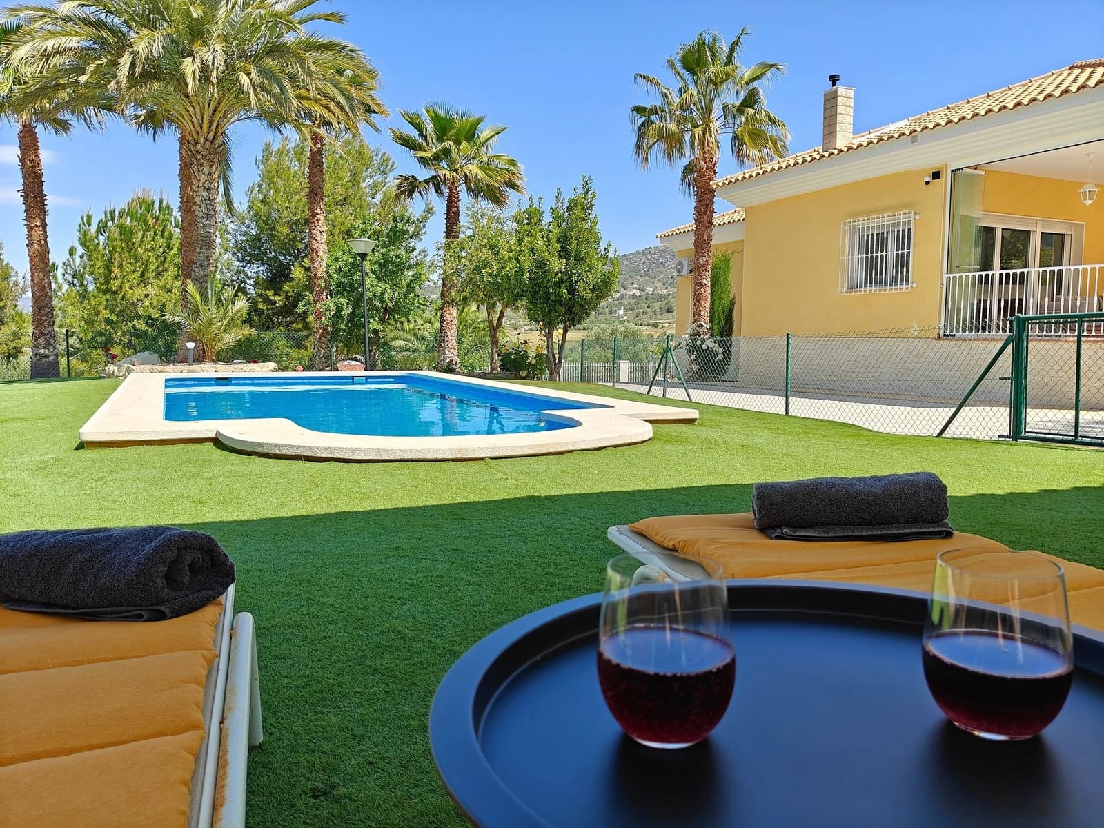 3 bedroom Villa for sale in Petrel / Petrer with pool garage - € 459,995 (Ref: 9819907)
