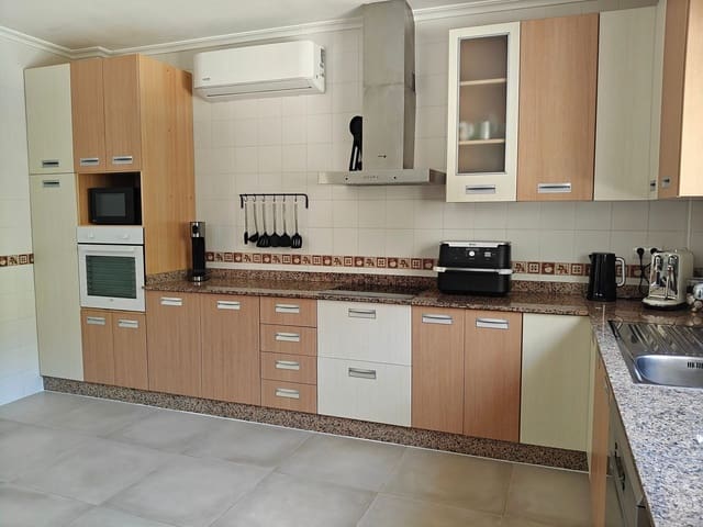 3 soverom Villa til salgs i Petrel / Petrer med svømmebasseng garasje - € 459 995 (Ref: 9819907)