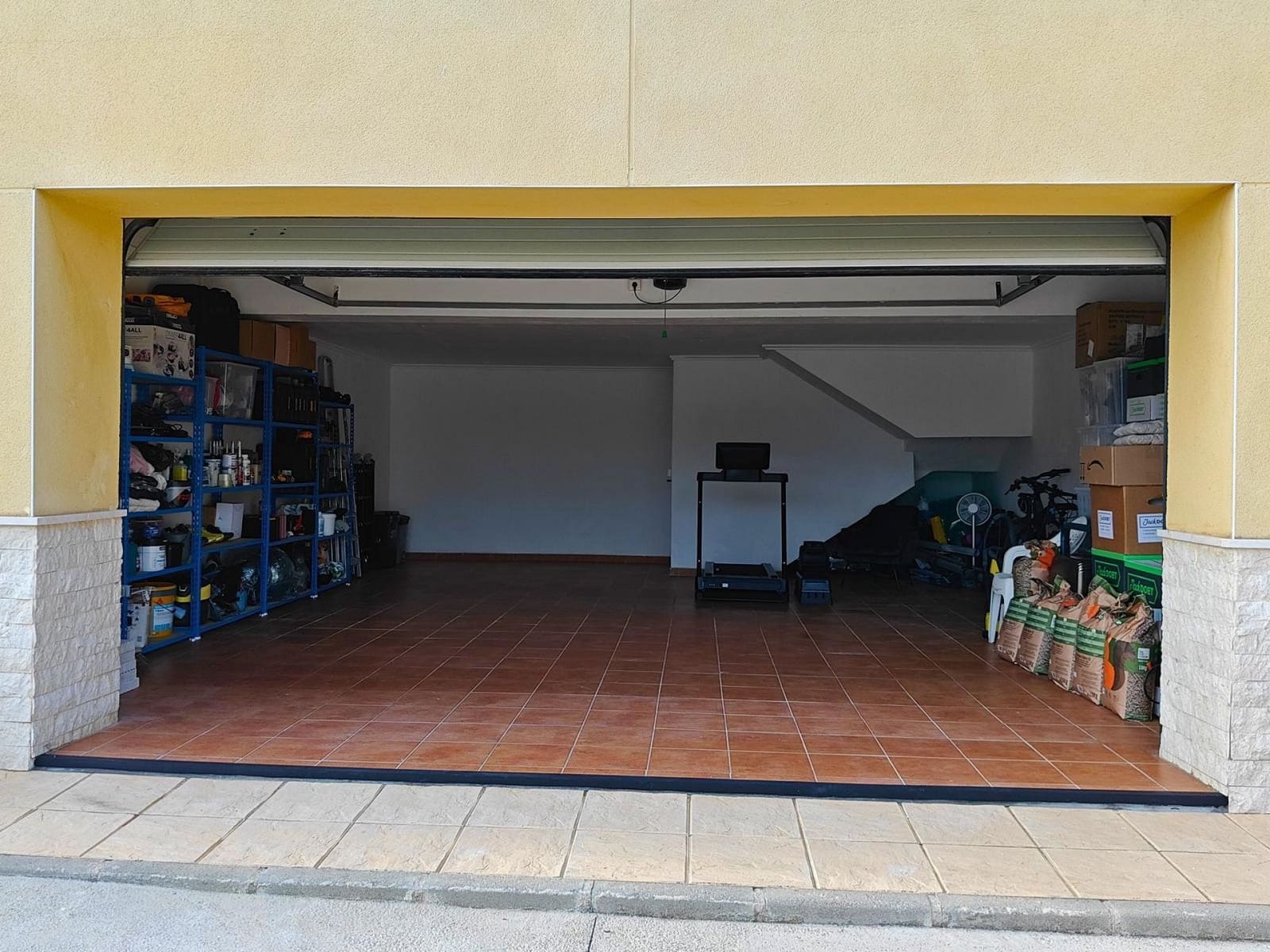 3 bedroom Villa for sale in Petrel / Petrer with pool garage - € 459,995 (Ref: 9819907)