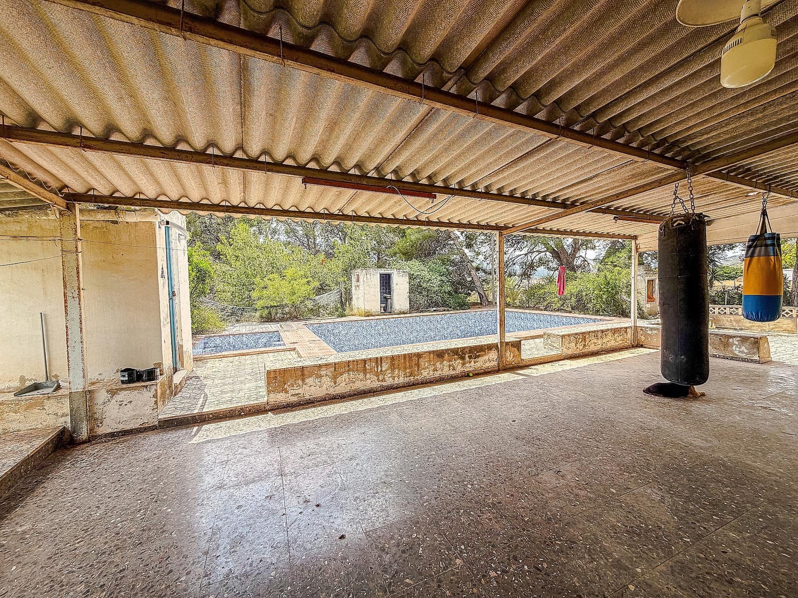5 bedroom Villa for sale in Hondon de las Nieves with pool - € 155,000 (Ref: 9822002)