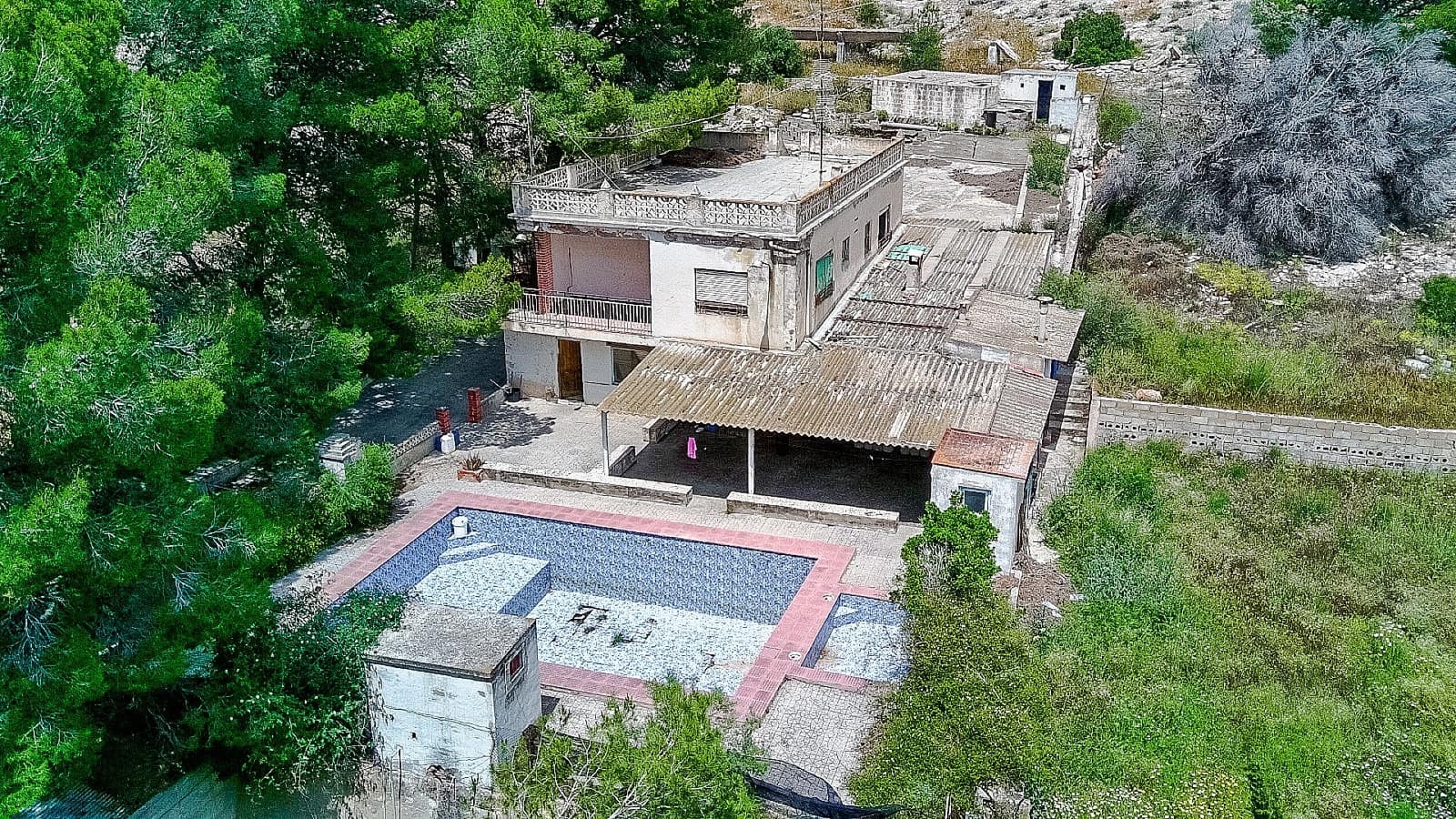 5 bedroom Villa for sale in Hondon de las Nieves with pool - € 155,000 (Ref: 9822002)