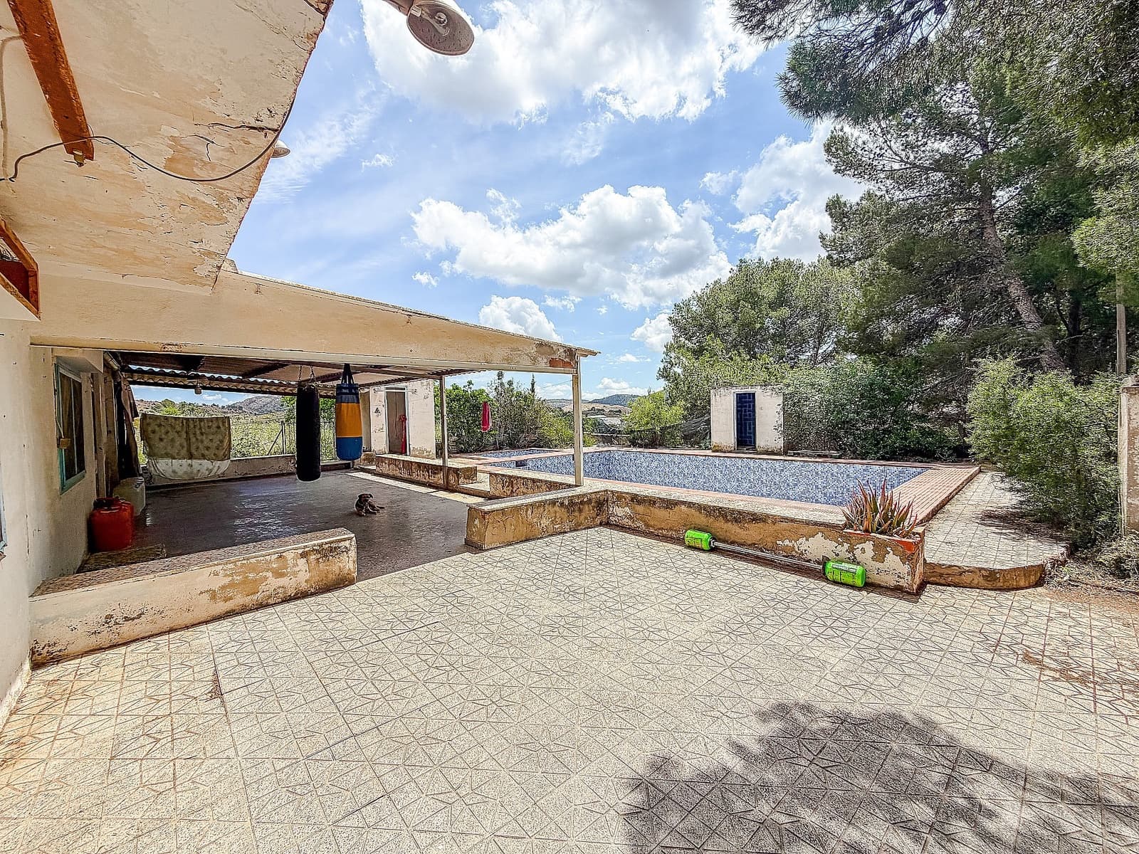 5 bedroom Villa for sale in Hondon de las Nieves with pool - € 155,000 (Ref: 9822002)