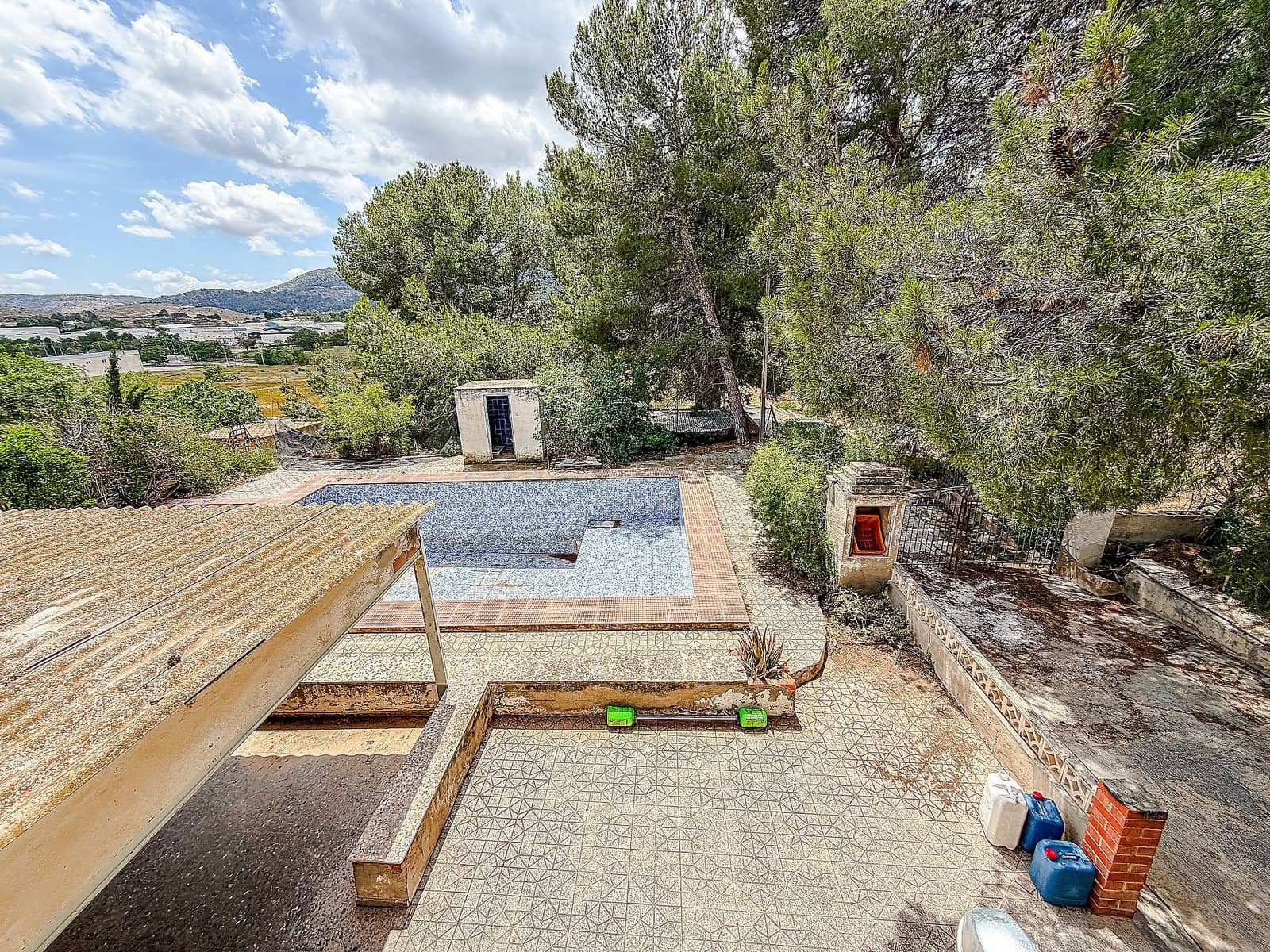 5 bedroom Villa for sale in Hondon de las Nieves with pool - € 155,000 (Ref: 9822002)