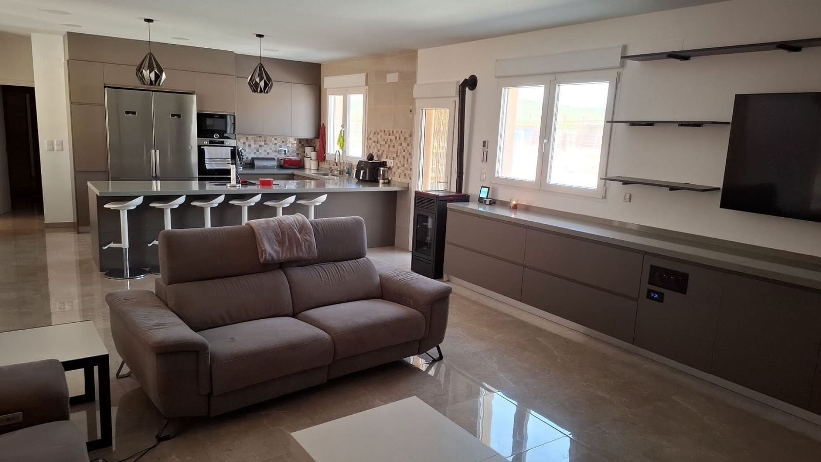 3 bedroom Villa for sale in Pinoso with pool - € 599,995 (Ref: 9834283)