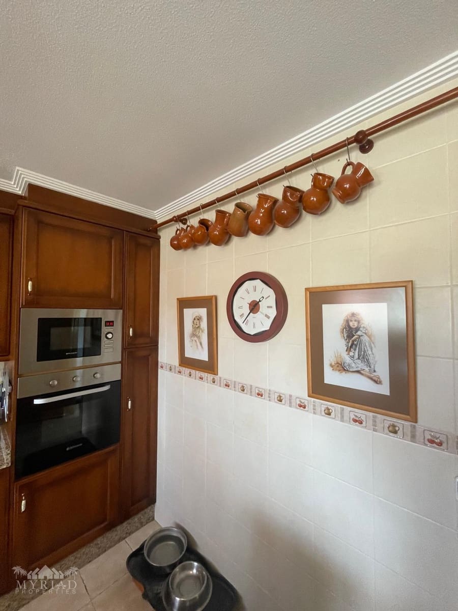 4 bedroom Villa for sale in Pinoso with pool - € 425,000 (Ref: 9834284)