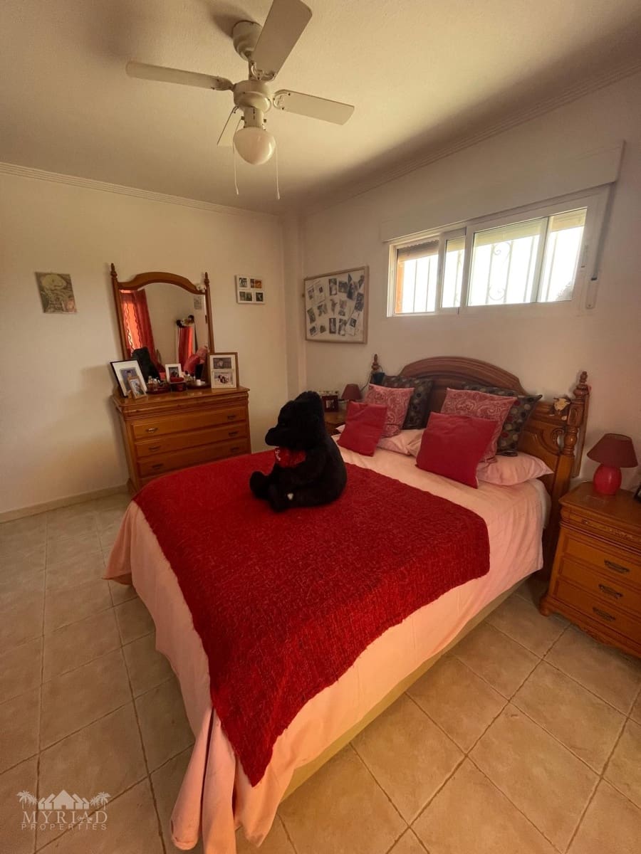 4 bedroom Villa for sale in Pinoso with pool - € 425,000 (Ref: 9834284)
