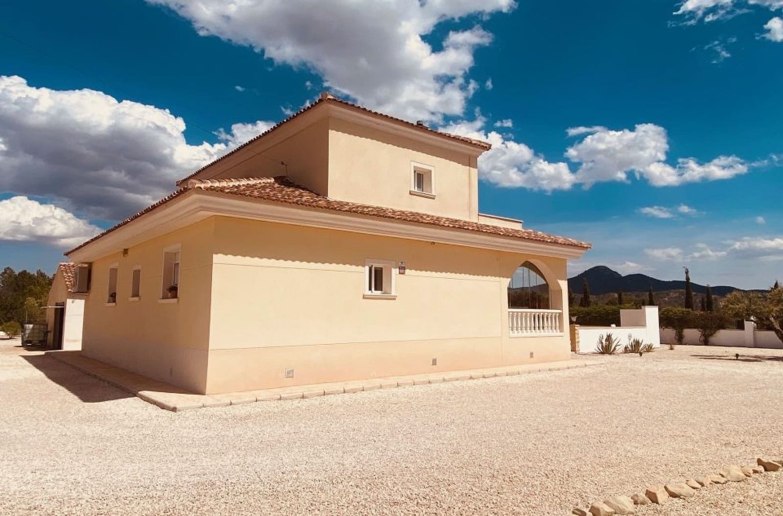 4 soveværelse Villa til salg i Macisvenda med swimmingpool garage - € 479.000 (Ref: 9834286)