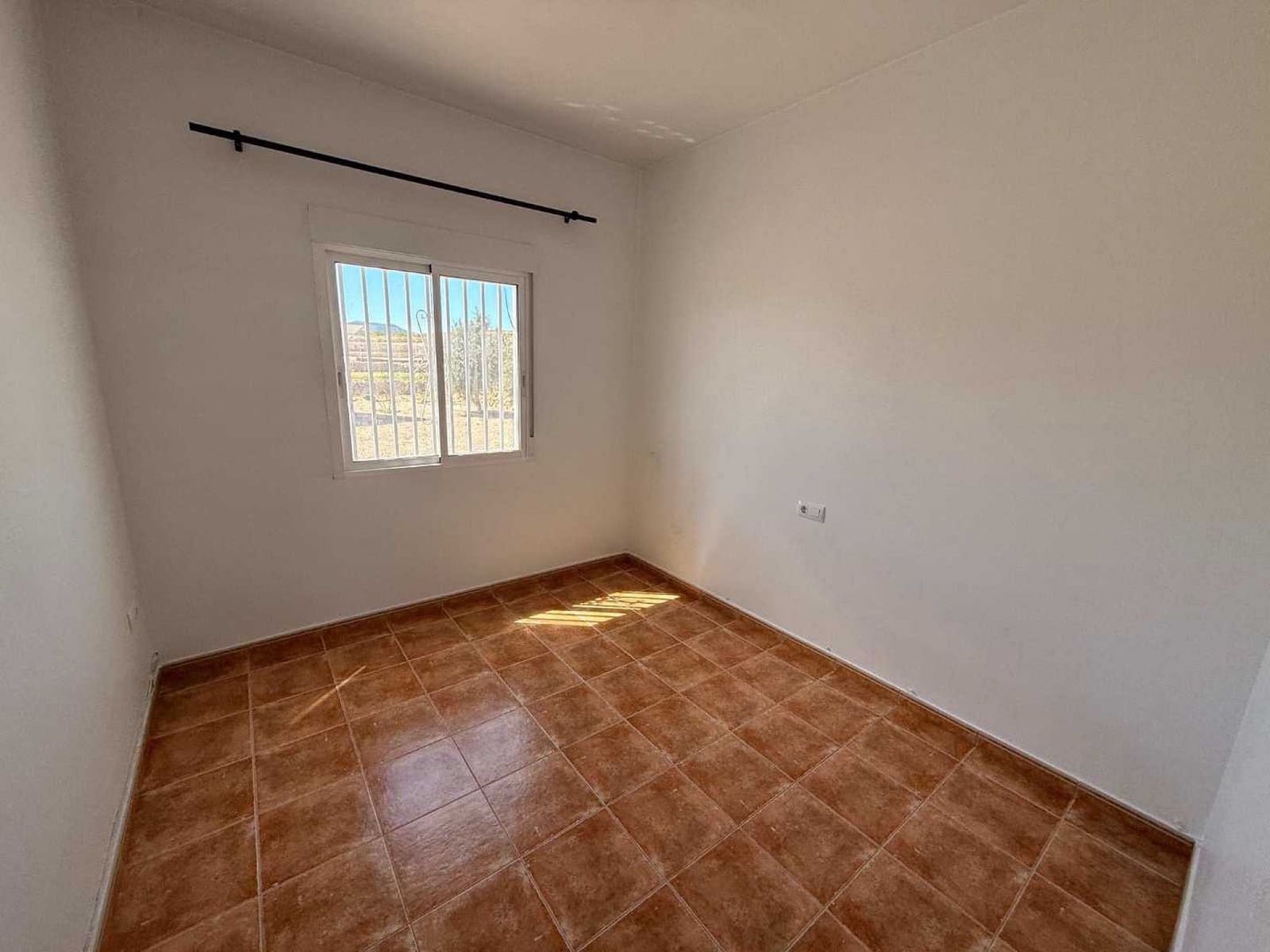3 sypialnia Willa na sprzedaż w Pinoso z basenem garażem - 350 000 € (Ref: 9835192)