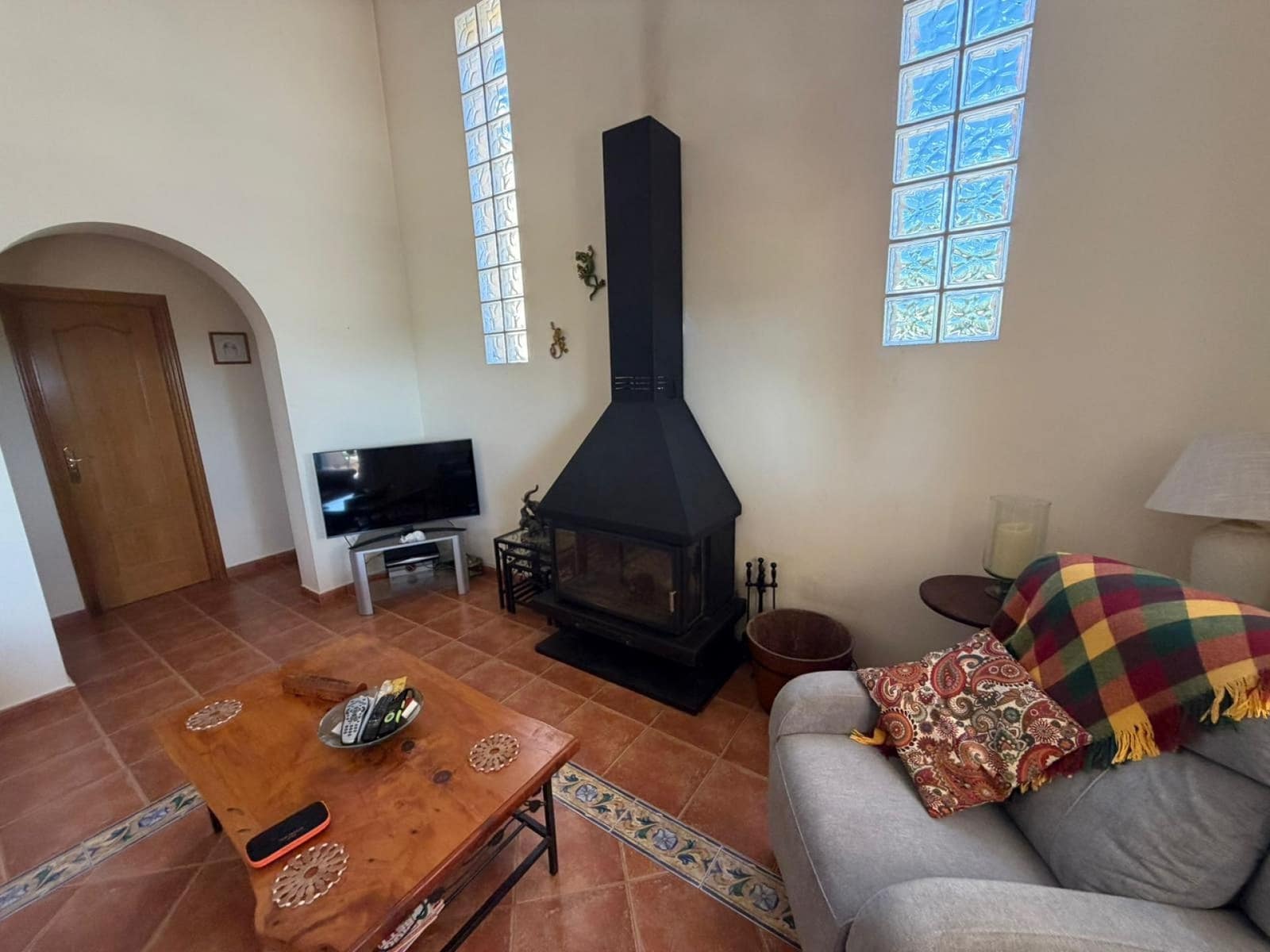 Chalet de 3 habitaciones en Sax en venta con piscina garaje - 349.995 € (Ref: 9849000)