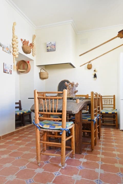 4 soveværelse Finca/Landehus til salg i La Alberquilla - € 197.000 (Ref: 9852152)