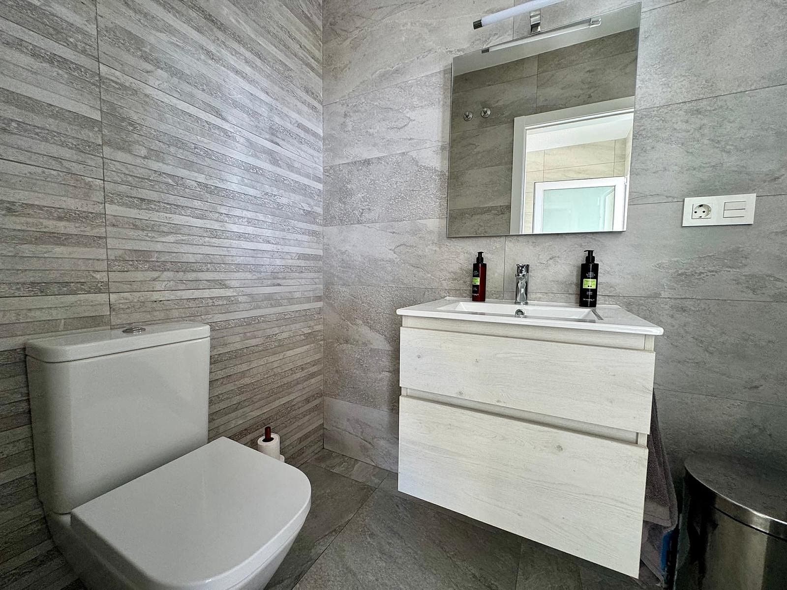 5 sypialnia Willa na sprzedaż w Pinoso z basenem garażem - 675 000 € (Ref: 9854923)